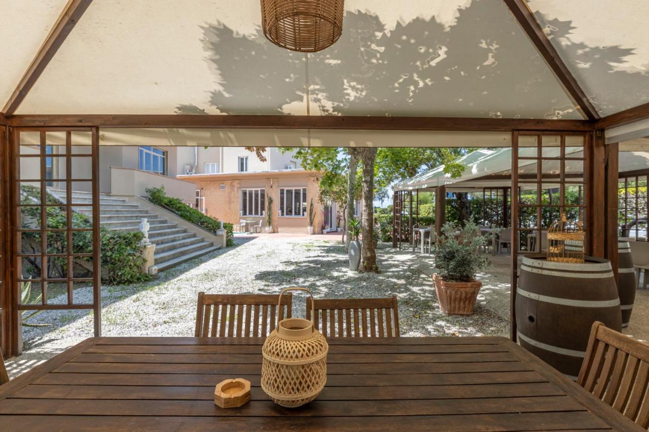 Hotel Quisisana Vada Εξωτερικό φωτογραφία