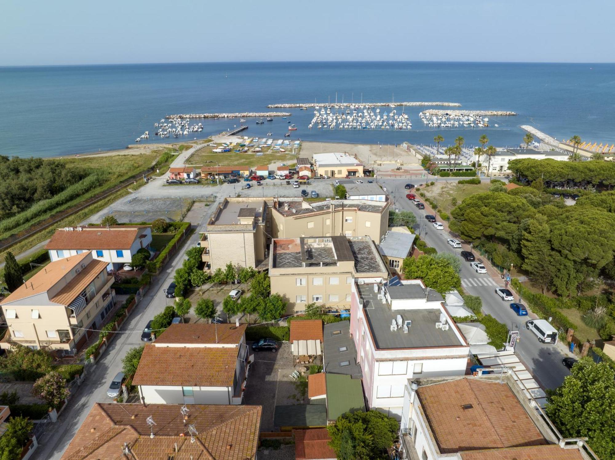 Hotel Quisisana Vada Εξωτερικό φωτογραφία